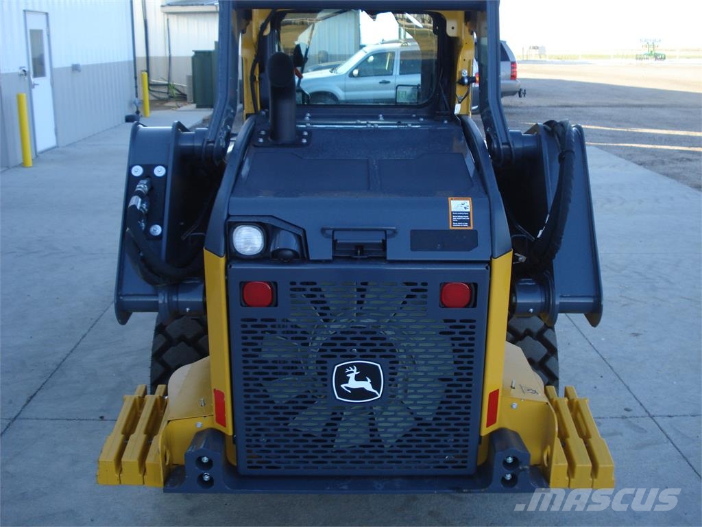 John Deere 324G Minicargadoras