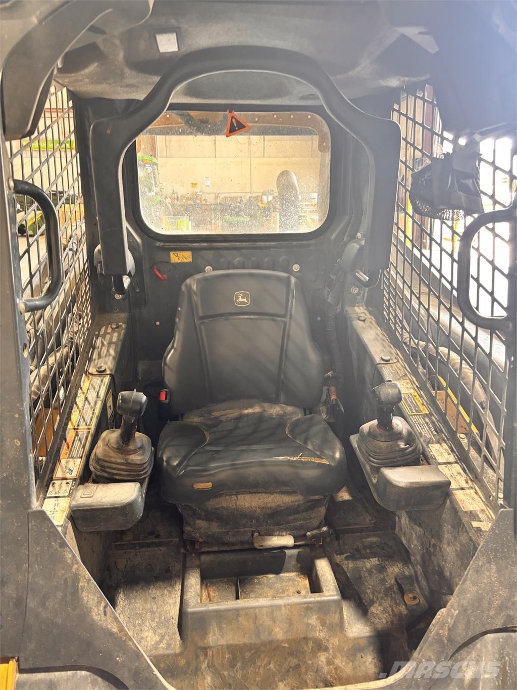 John Deere 324G Minicargadoras