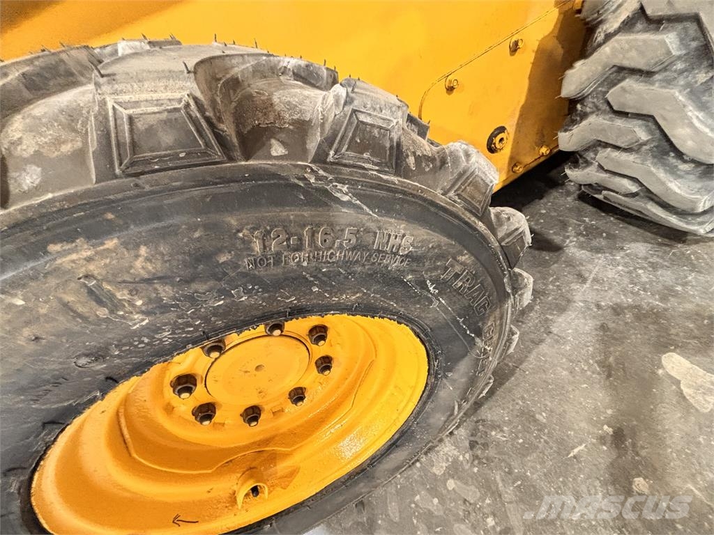 John Deere 324G Minicargadoras