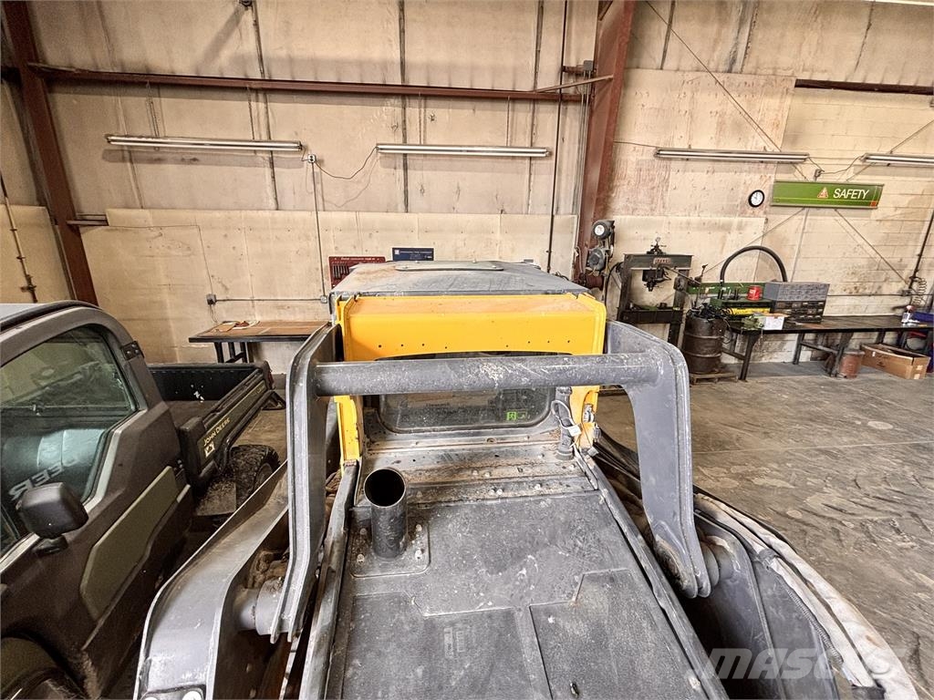 John Deere 324G Minicargadoras