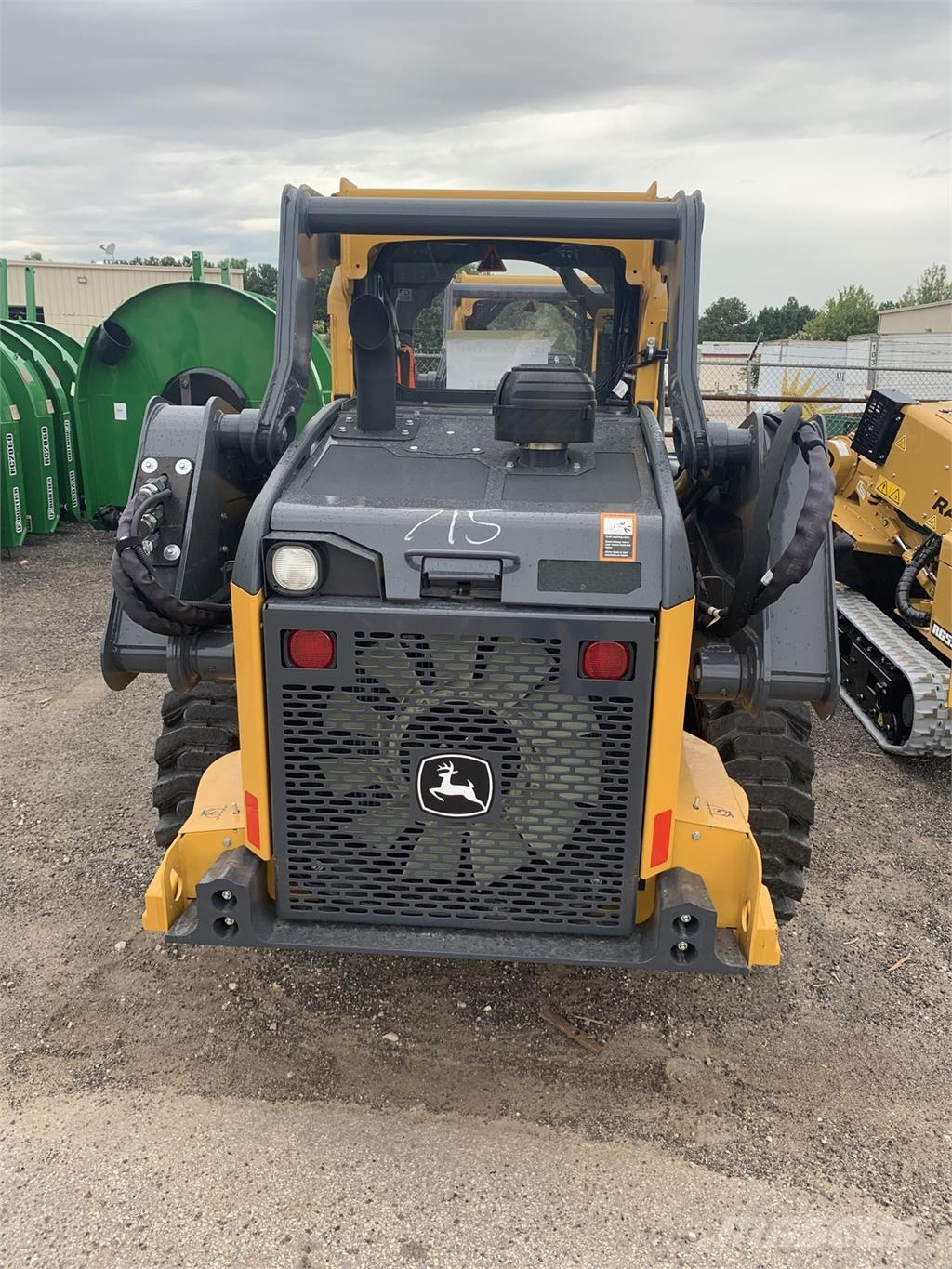 John Deere 324G Skid steer loaders