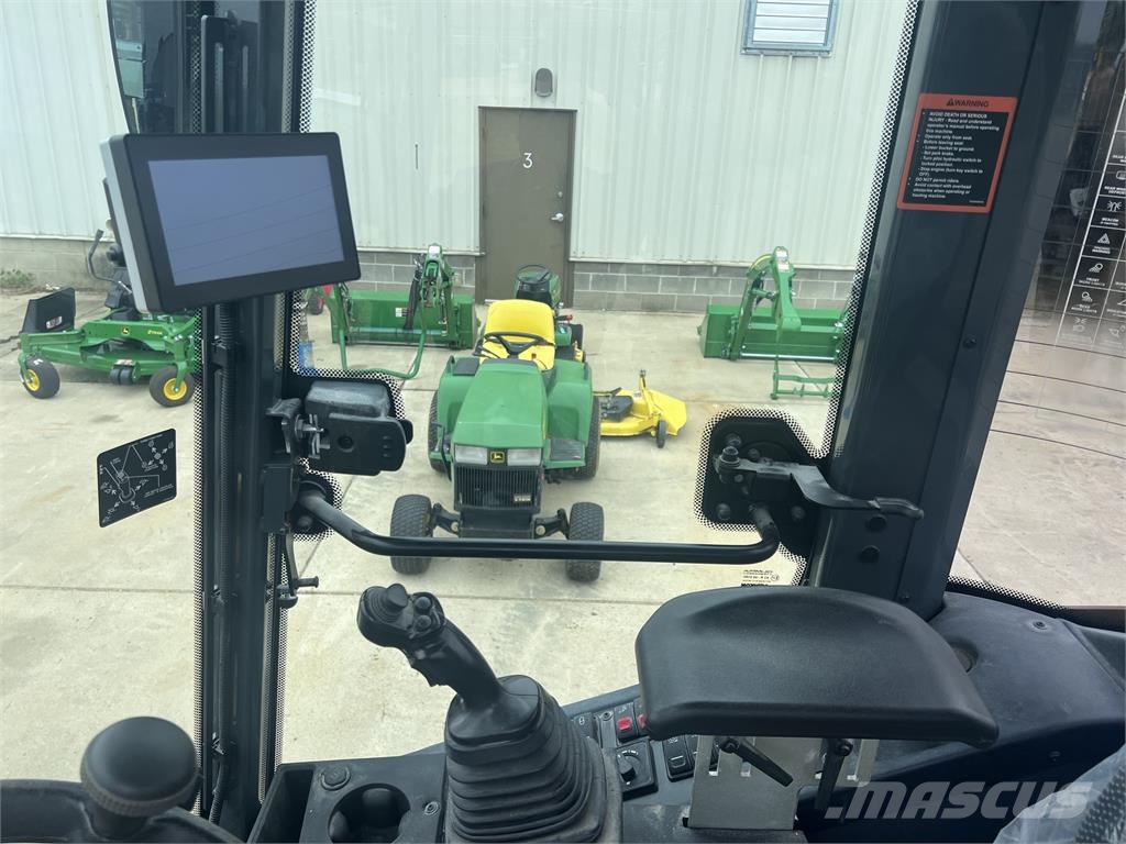 John Deere 324L Mini iekrāvēji