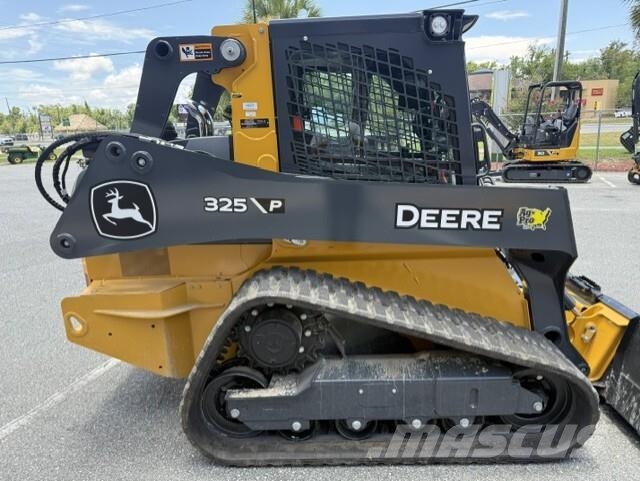 John Deere 325 P Малі навантажувачі