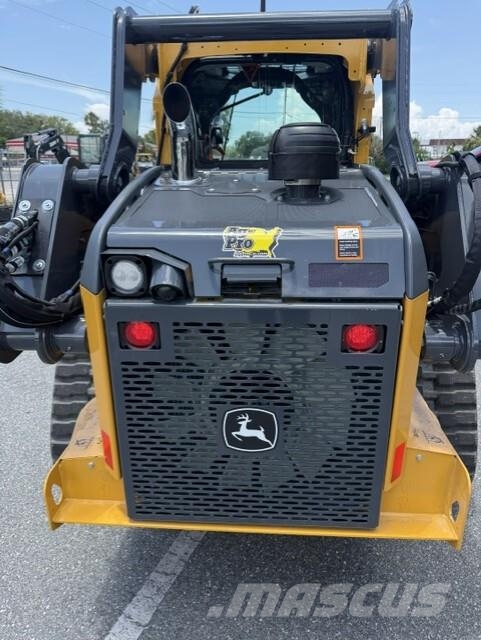 John Deere 325 P Малі навантажувачі