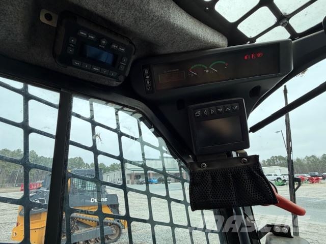 John Deere 325G Малі навантажувачі