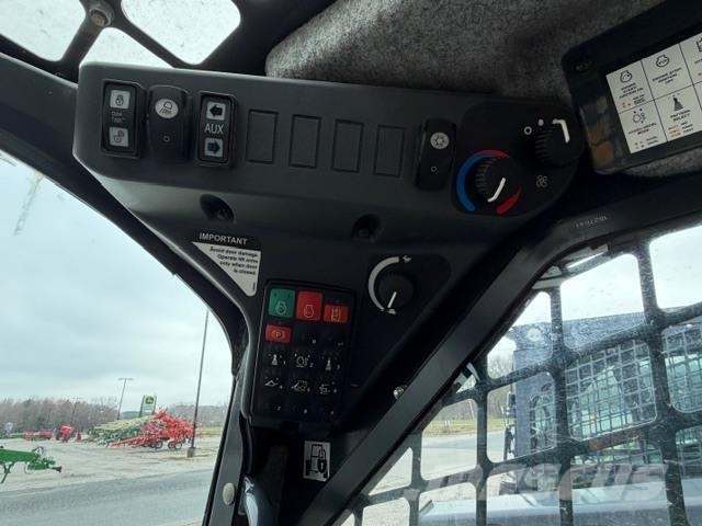 John Deere 325G Малі навантажувачі