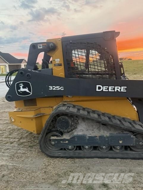 John Deere 325G Mininakladače