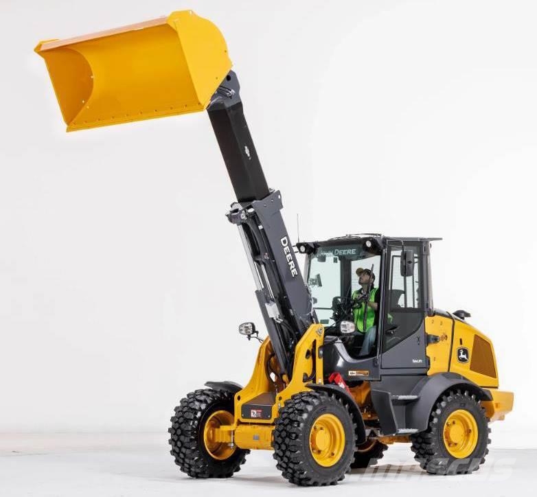 John Deere 326 P مناولات متداخلة
