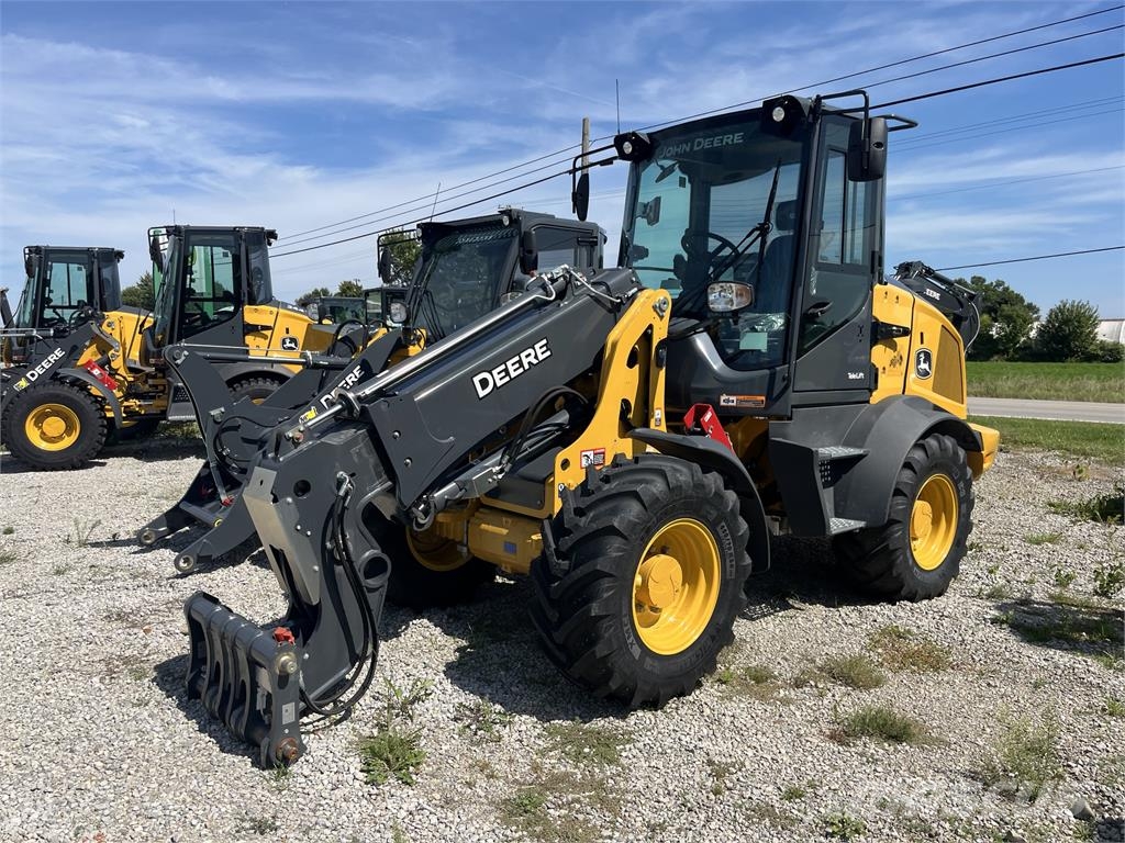 John Deere 326 P Мини товарачи