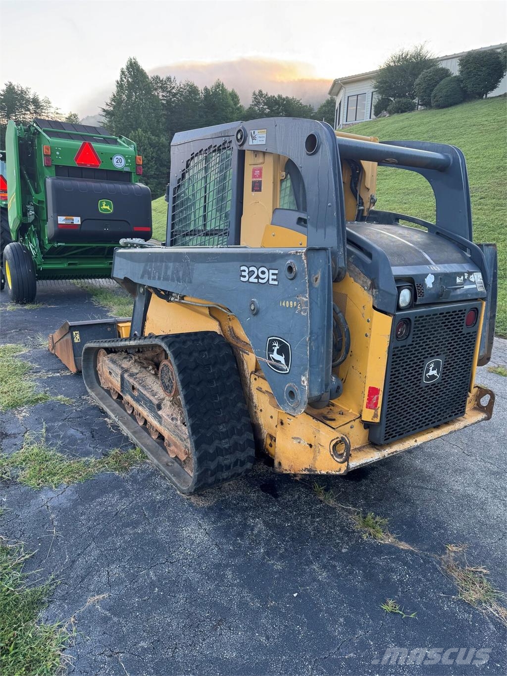 John Deere 329E Minicargadoras