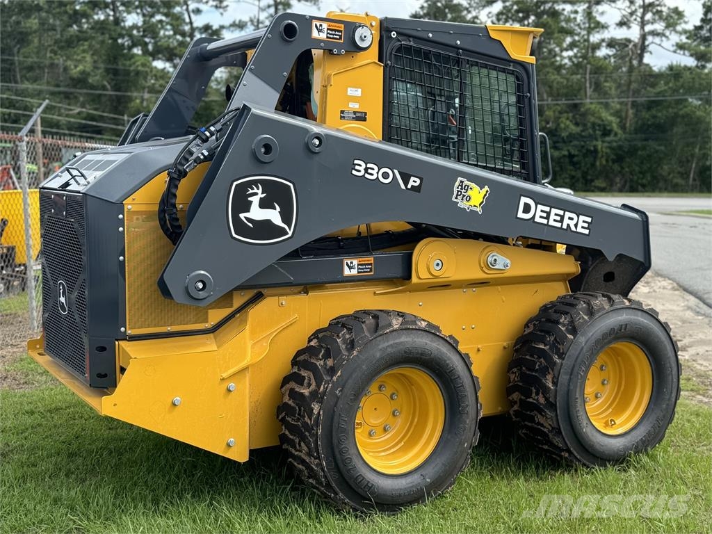 John Deere 330 P Kompaktrakodók