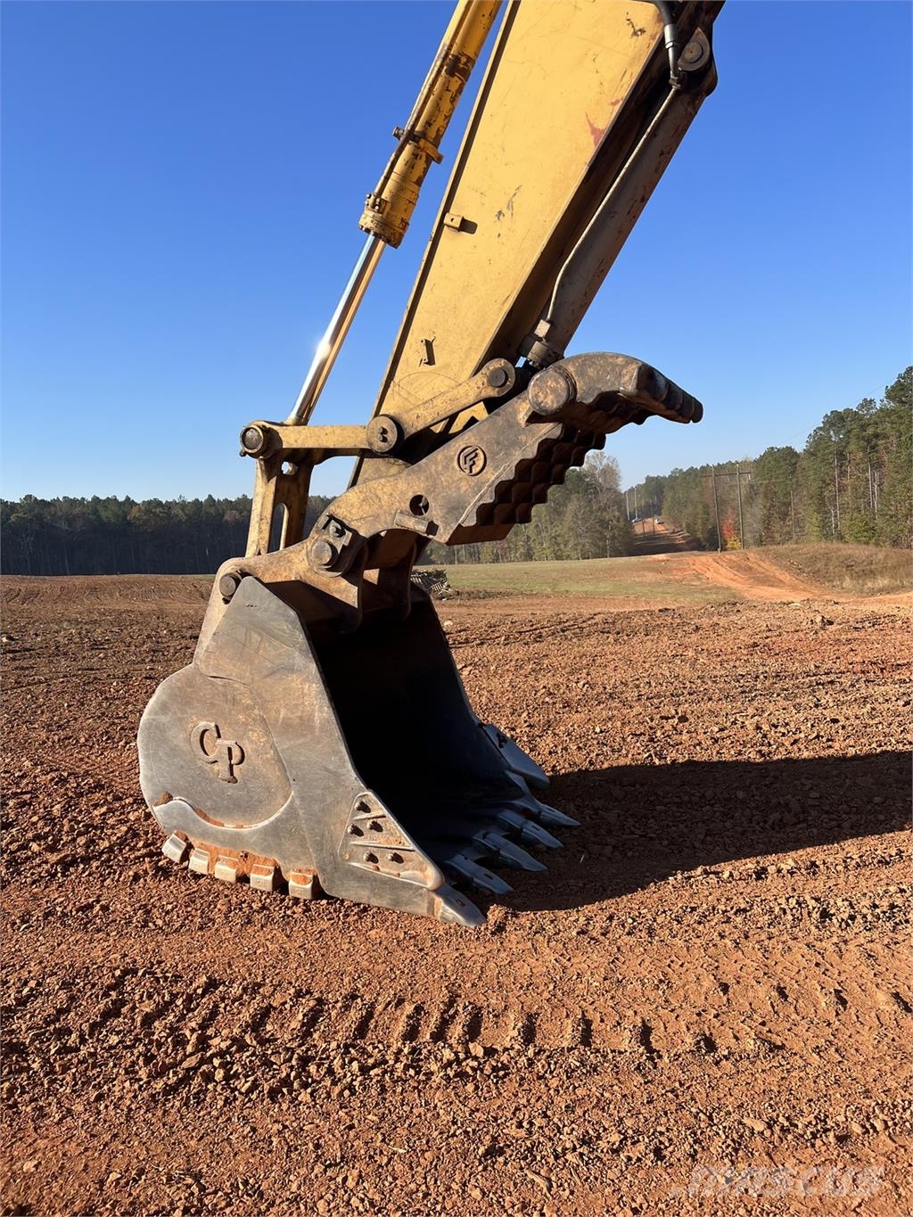 John Deere 330C LC Гусеничные экскаваторы