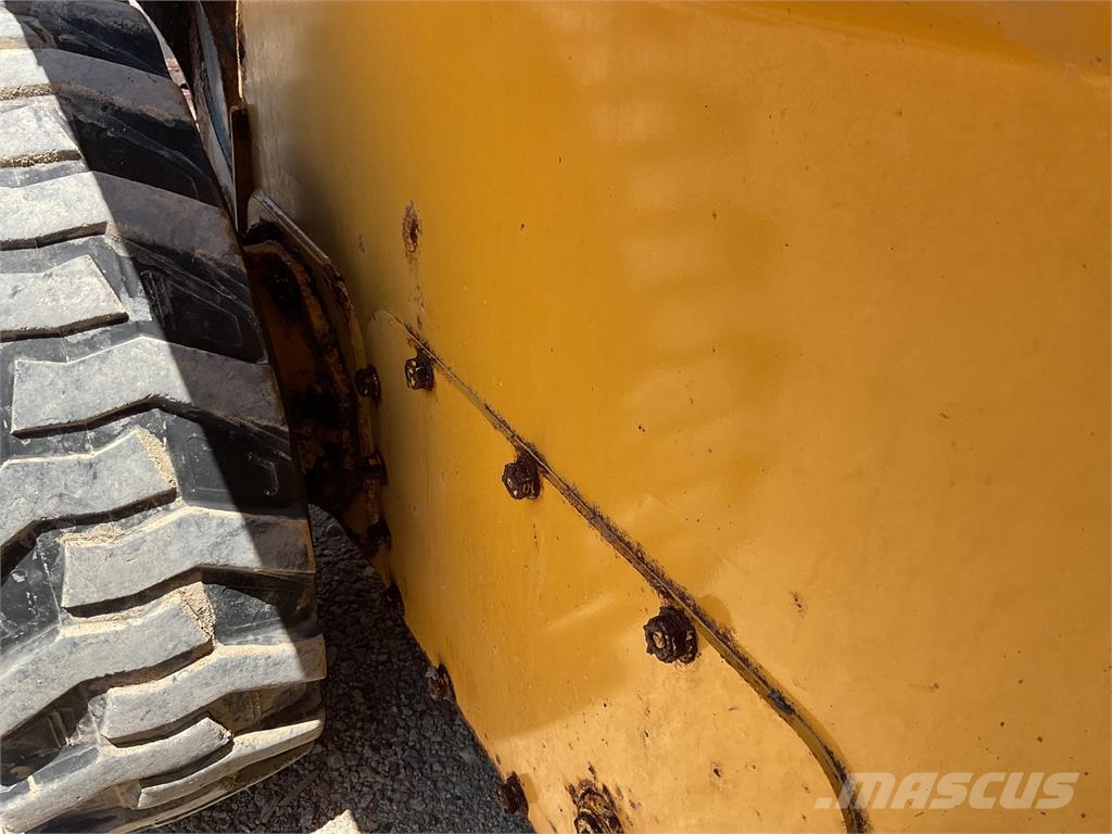 John Deere 330G Міні-навантажувачі