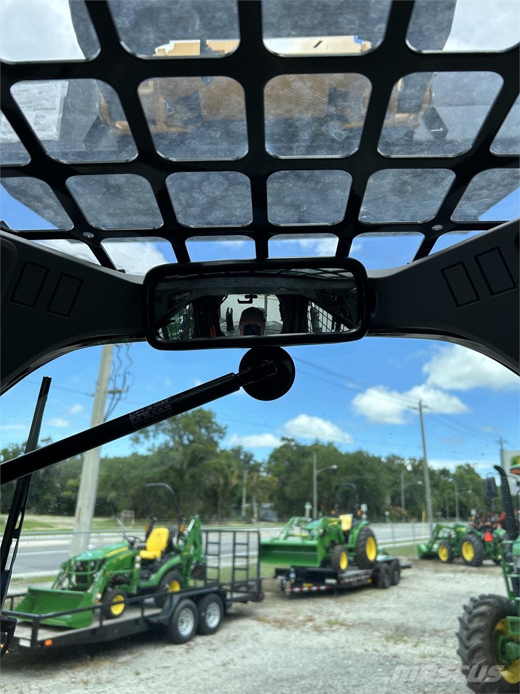 John Deere 331 P Mini krautuvai
