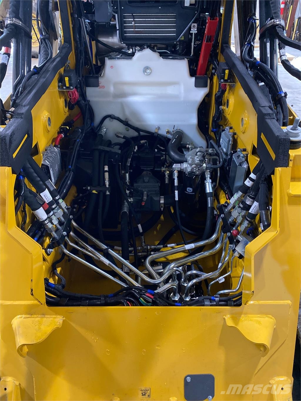 John Deere 331 P Mini krautuvai