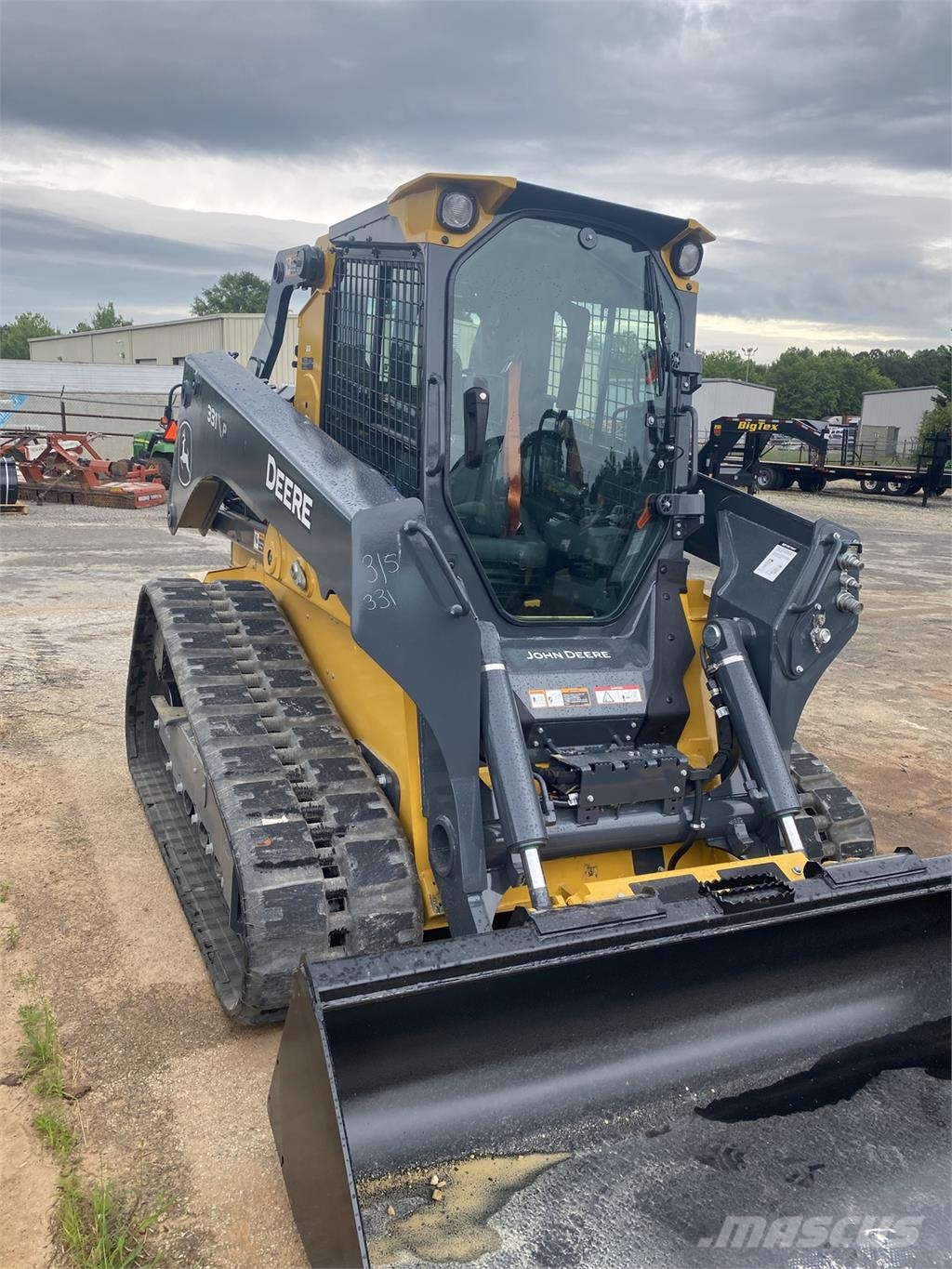 John Deere 331 P Mini krautuvai