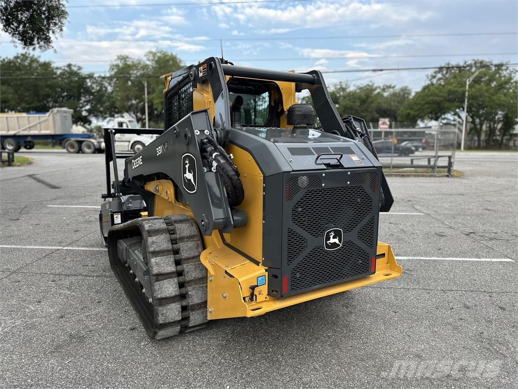 John Deere 331 P Mini krautuvai