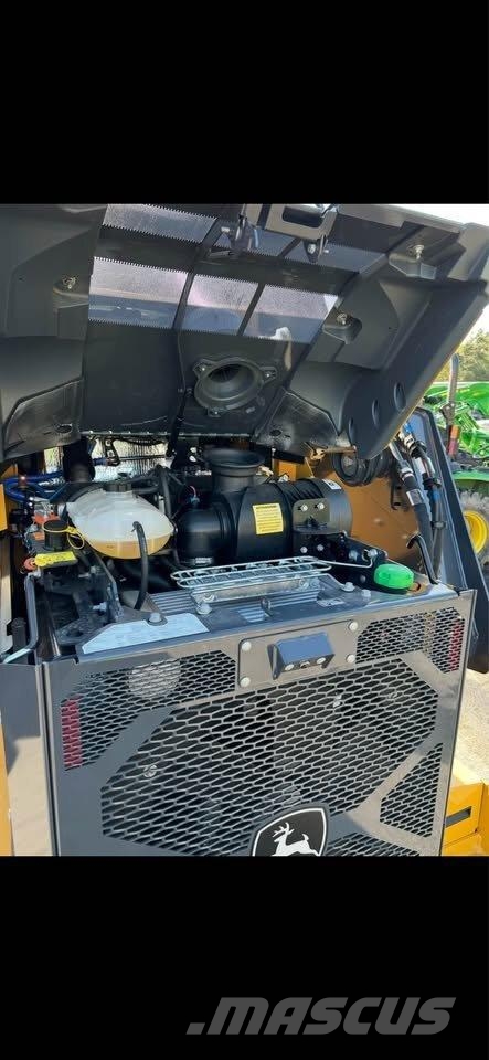 John Deere 331 P Мини товарачи