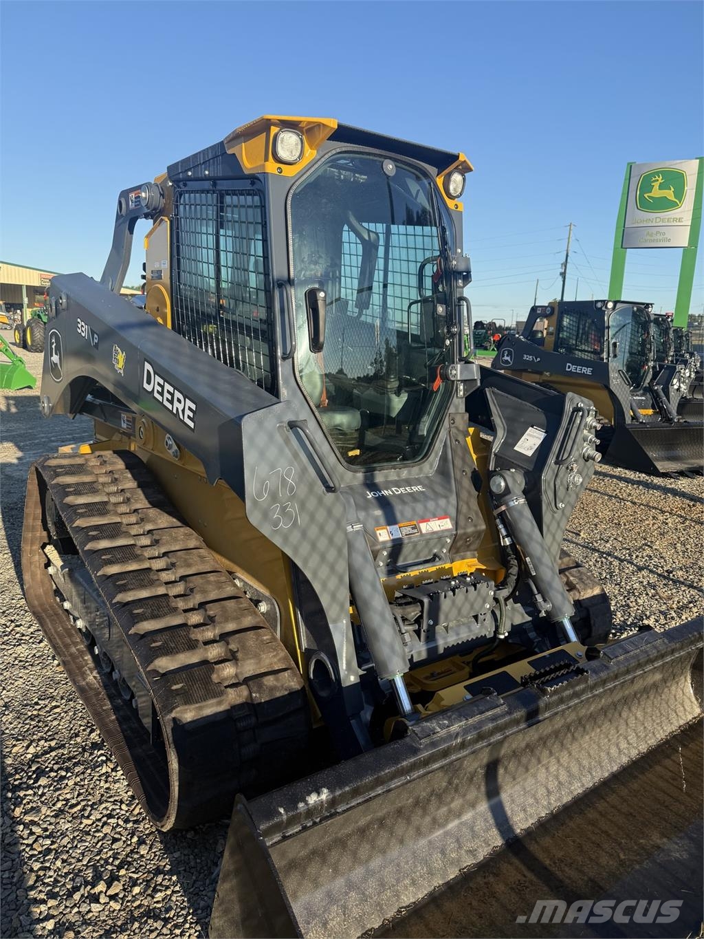 John Deere 331 P Miniladers