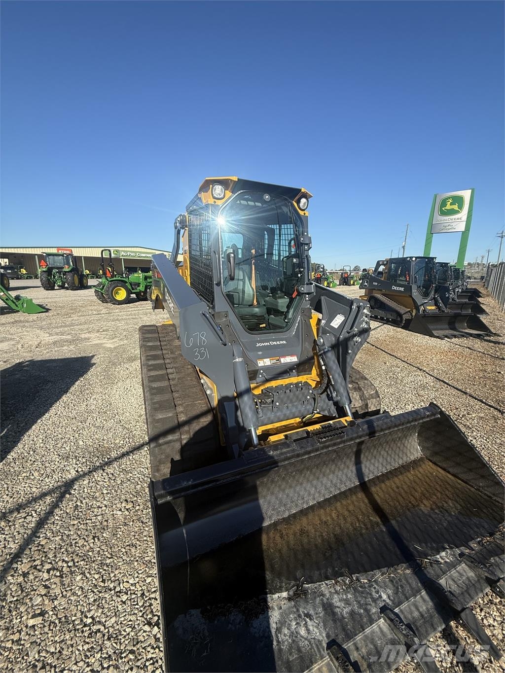 John Deere 331 P Miniladers