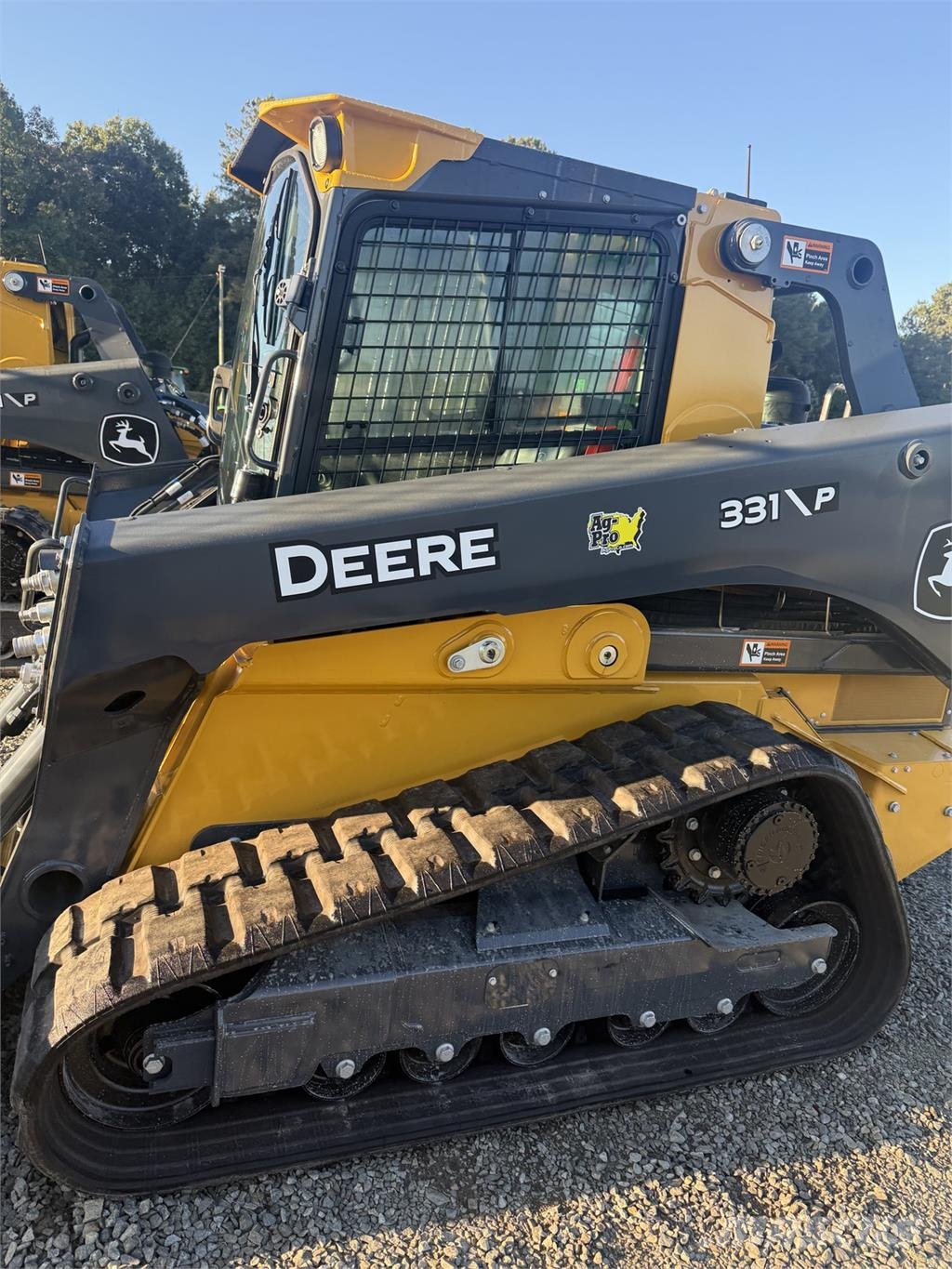 John Deere 331 P Miniladers