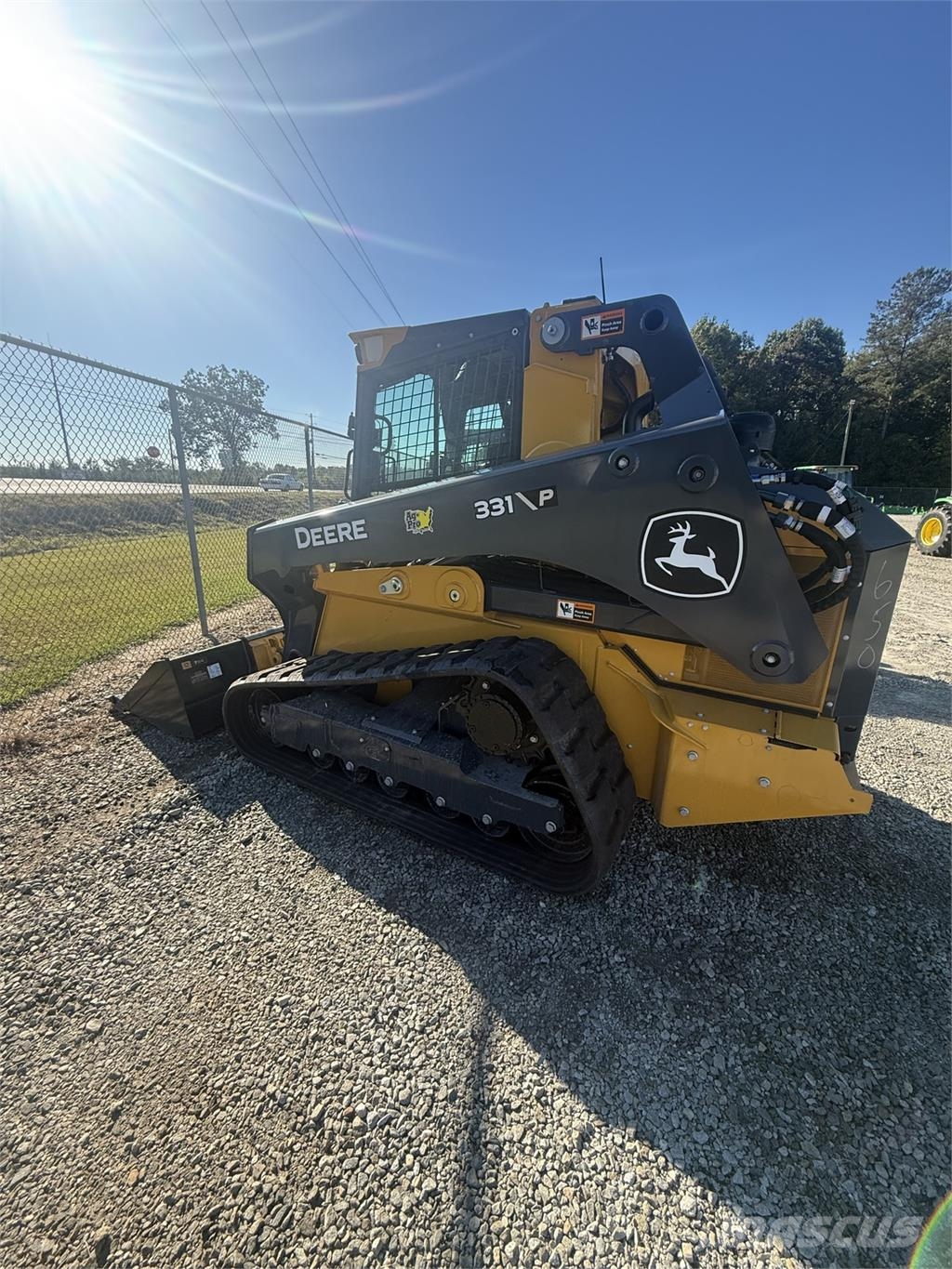John Deere 331 P Miniladers