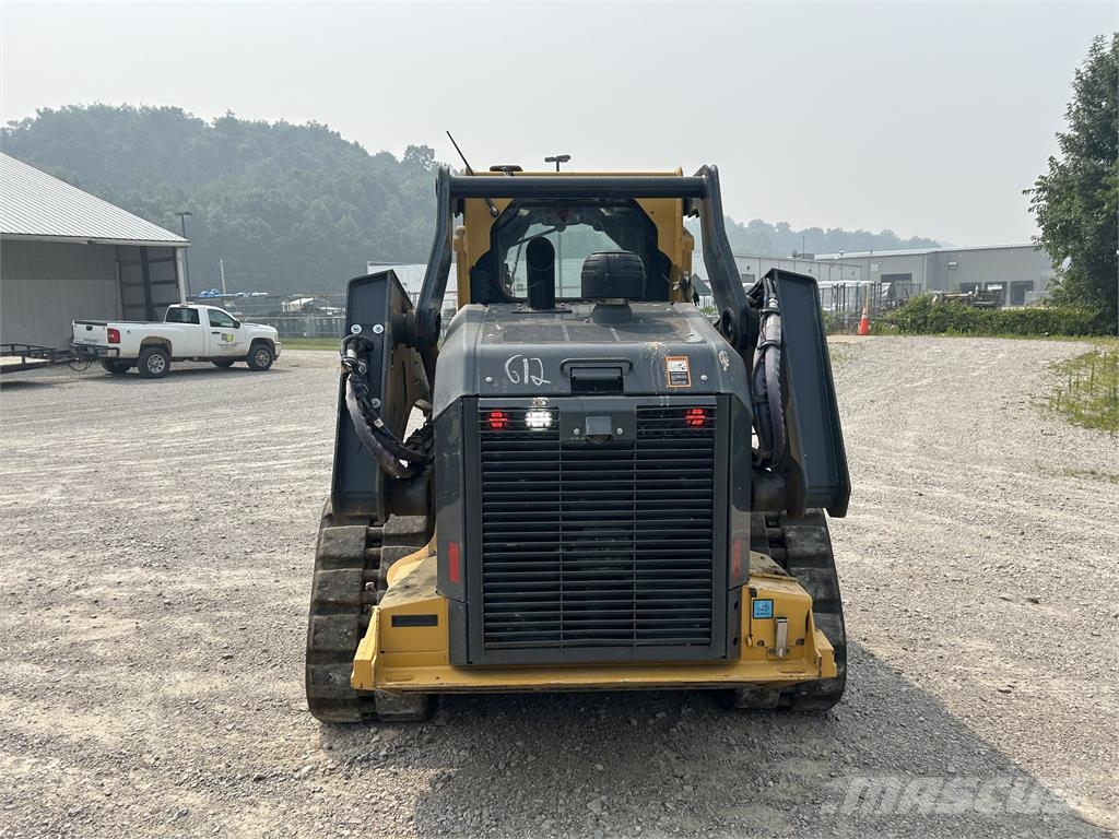 John Deere 331G لوادر صغيرة