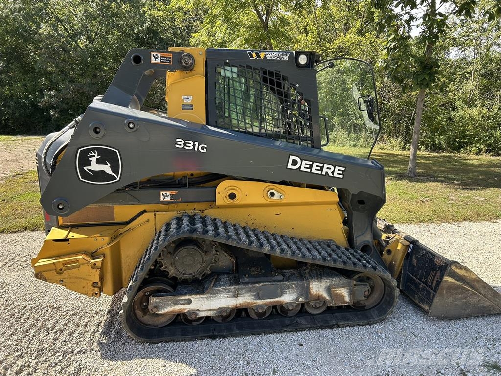 John Deere 331G 小型裝載機