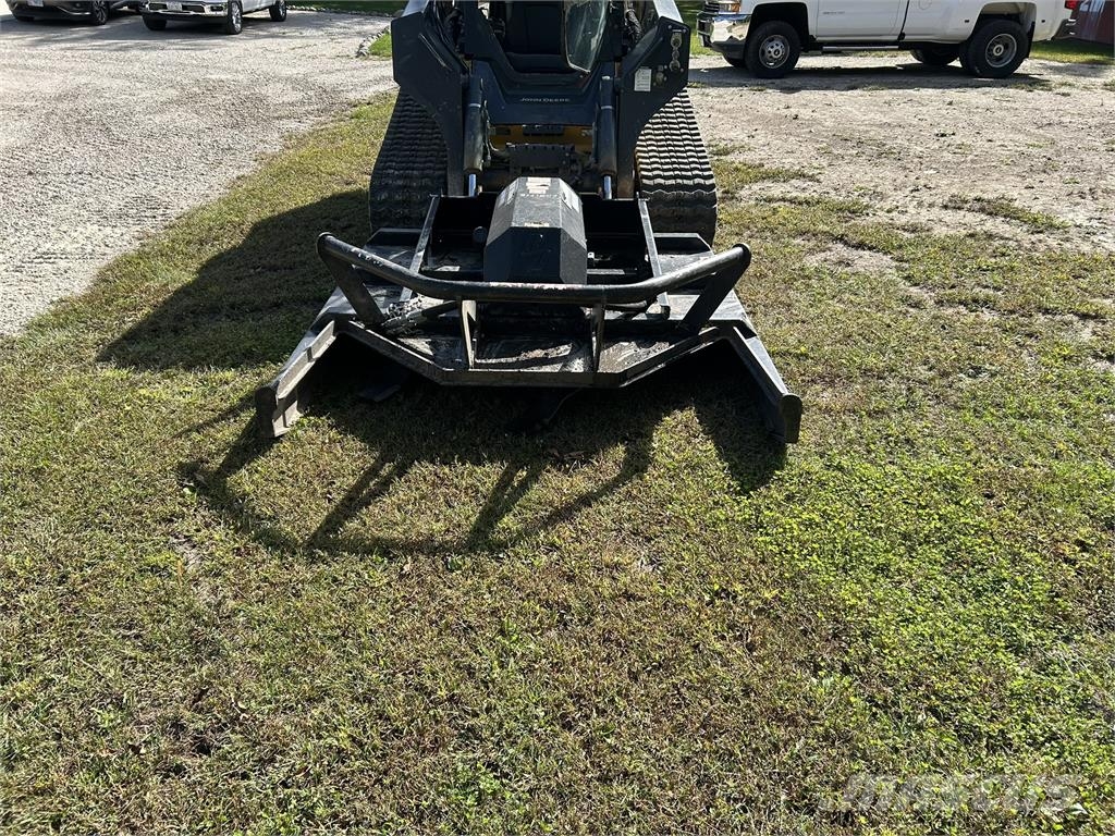 John Deere 331G 小型裝載機