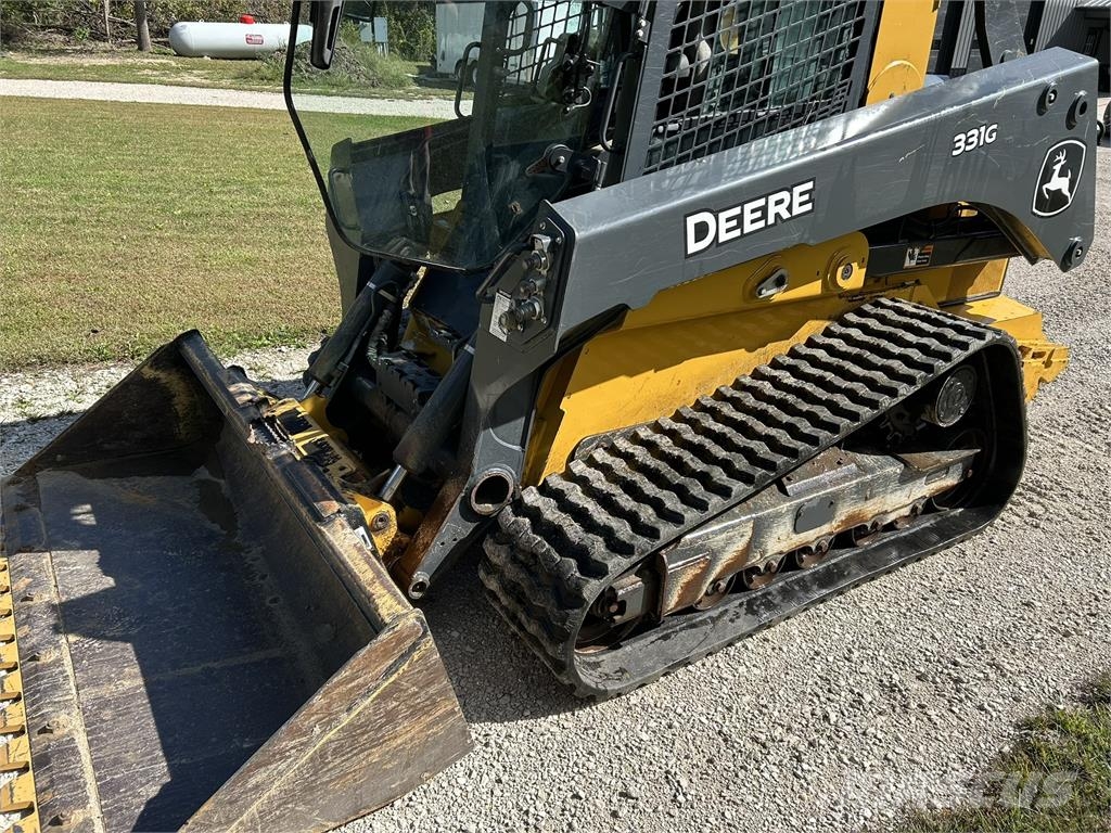 John Deere 331G 小型裝載機