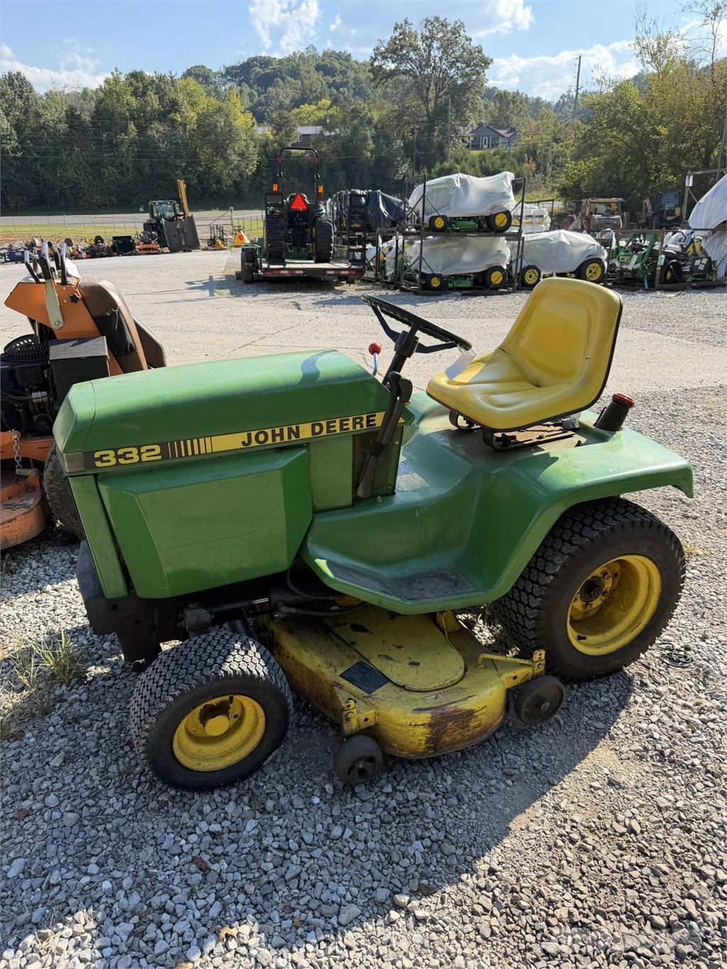 John Deere 332 Cortadores de grama