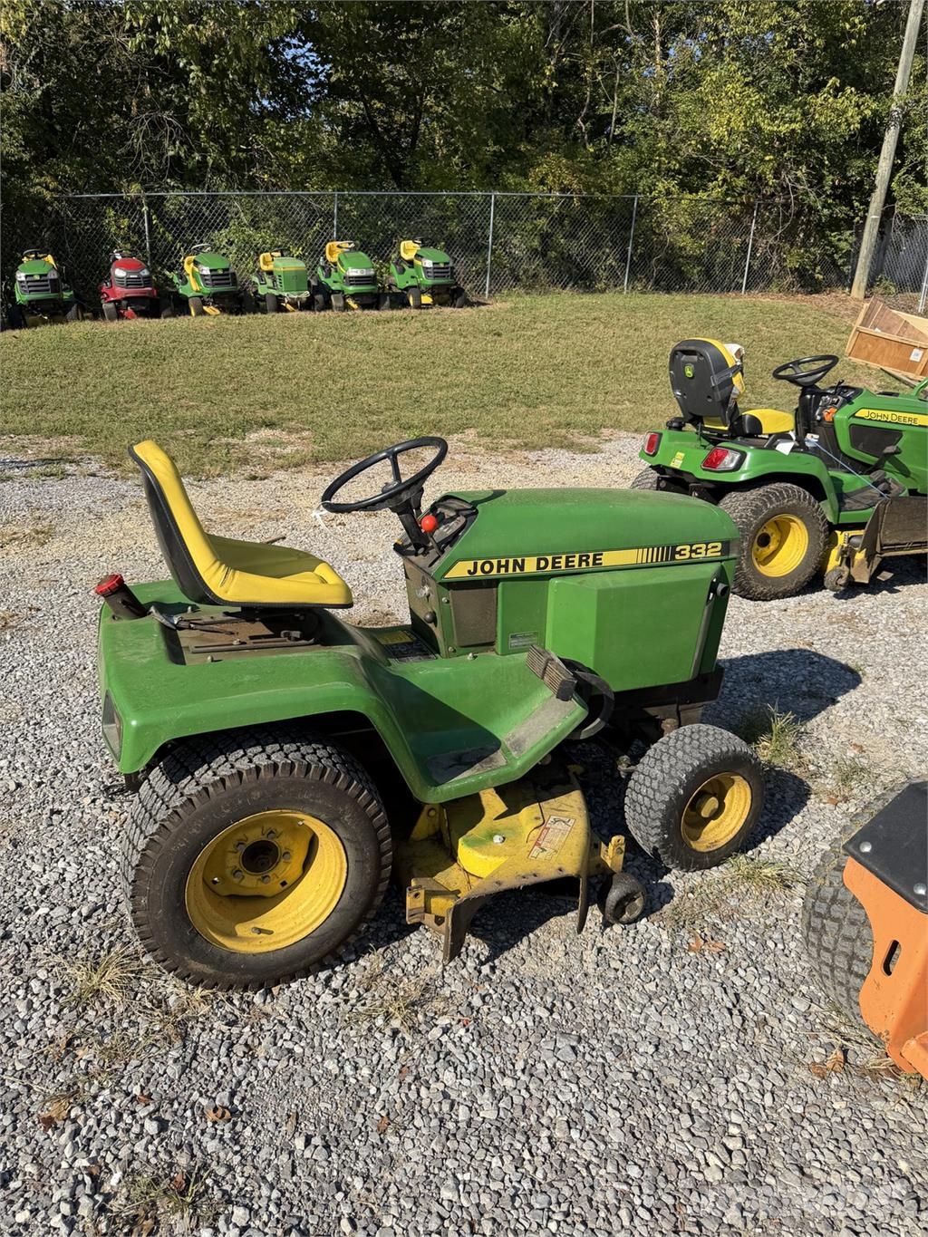 John Deere 332 Cortadores de grama