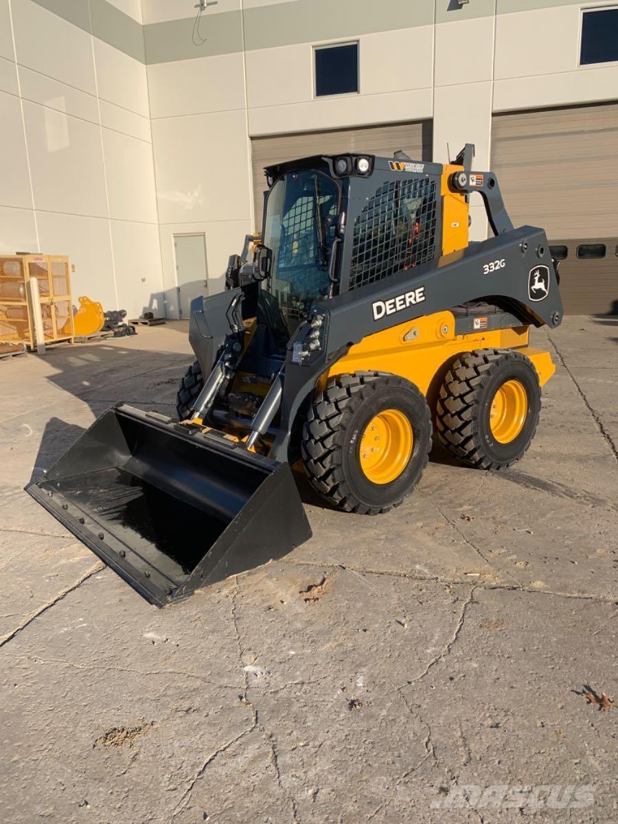 John Deere 332G Šmykom riadené nakladače