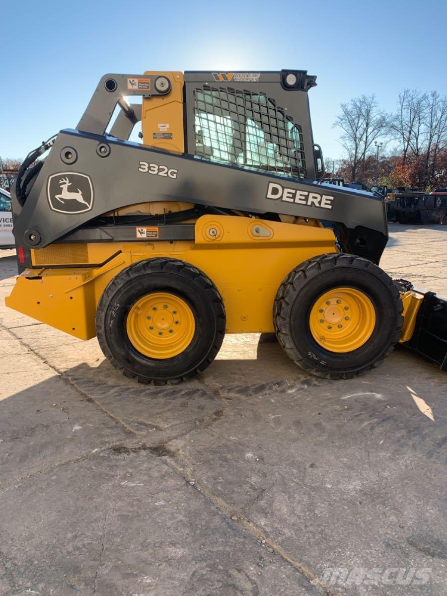 John Deere 332G Šmykom riadené nakladače