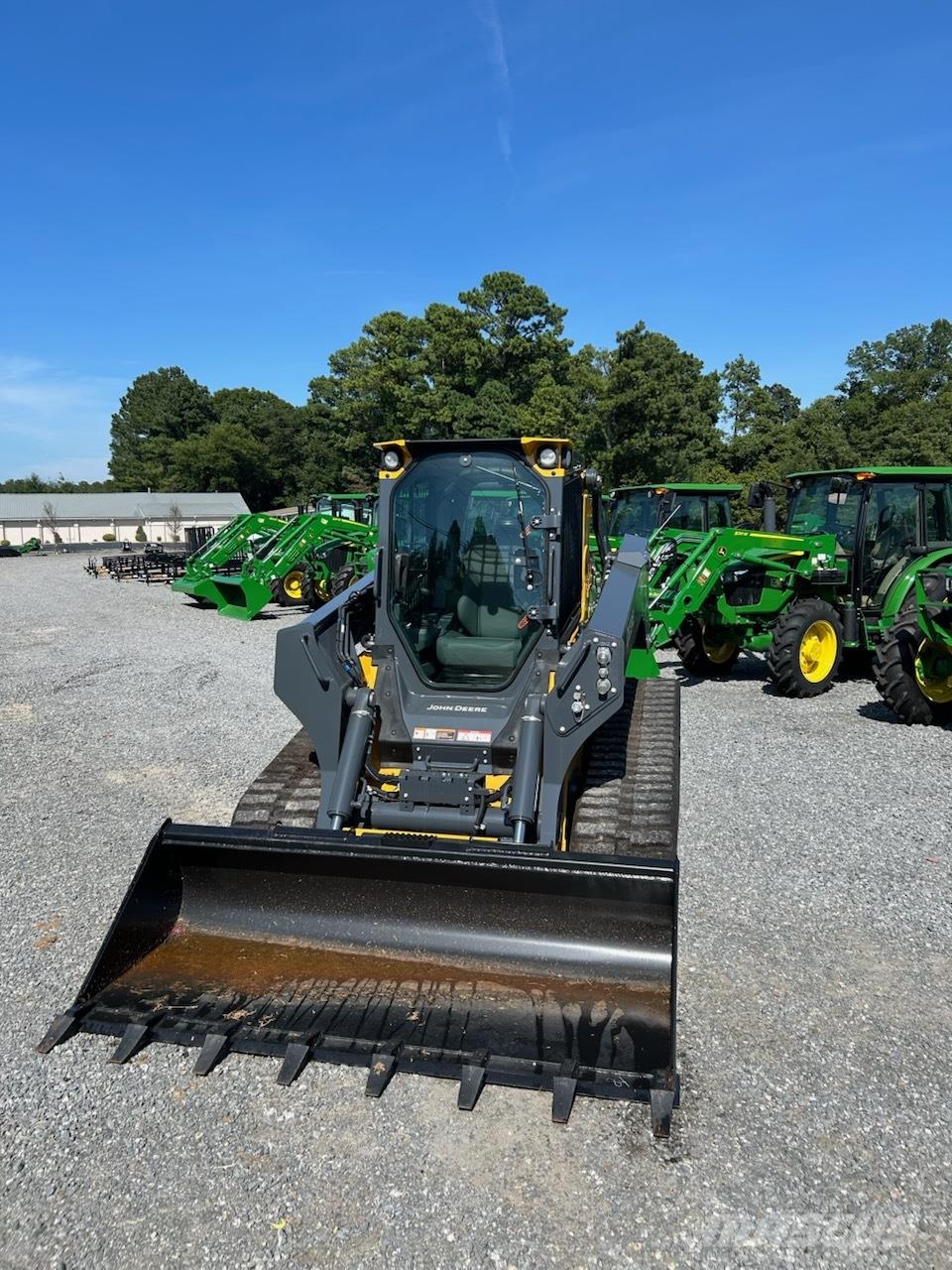 John Deere 333 P Малі навантажувачі
