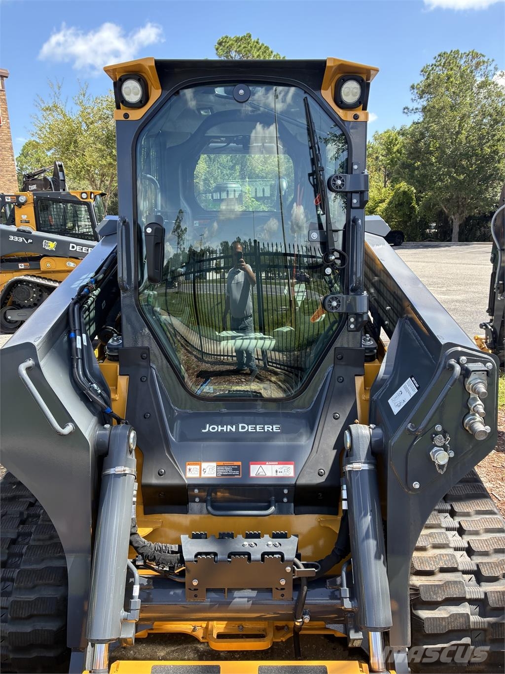 John Deere 333 P Mini iekrāvēji