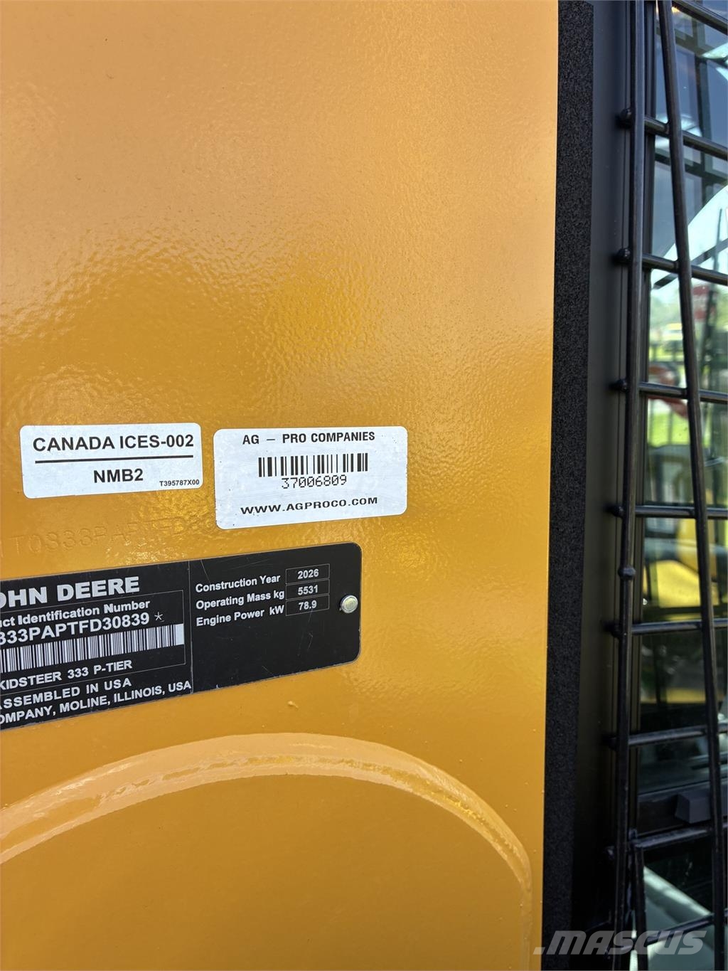 John Deere 333 P Mini iekrāvēji