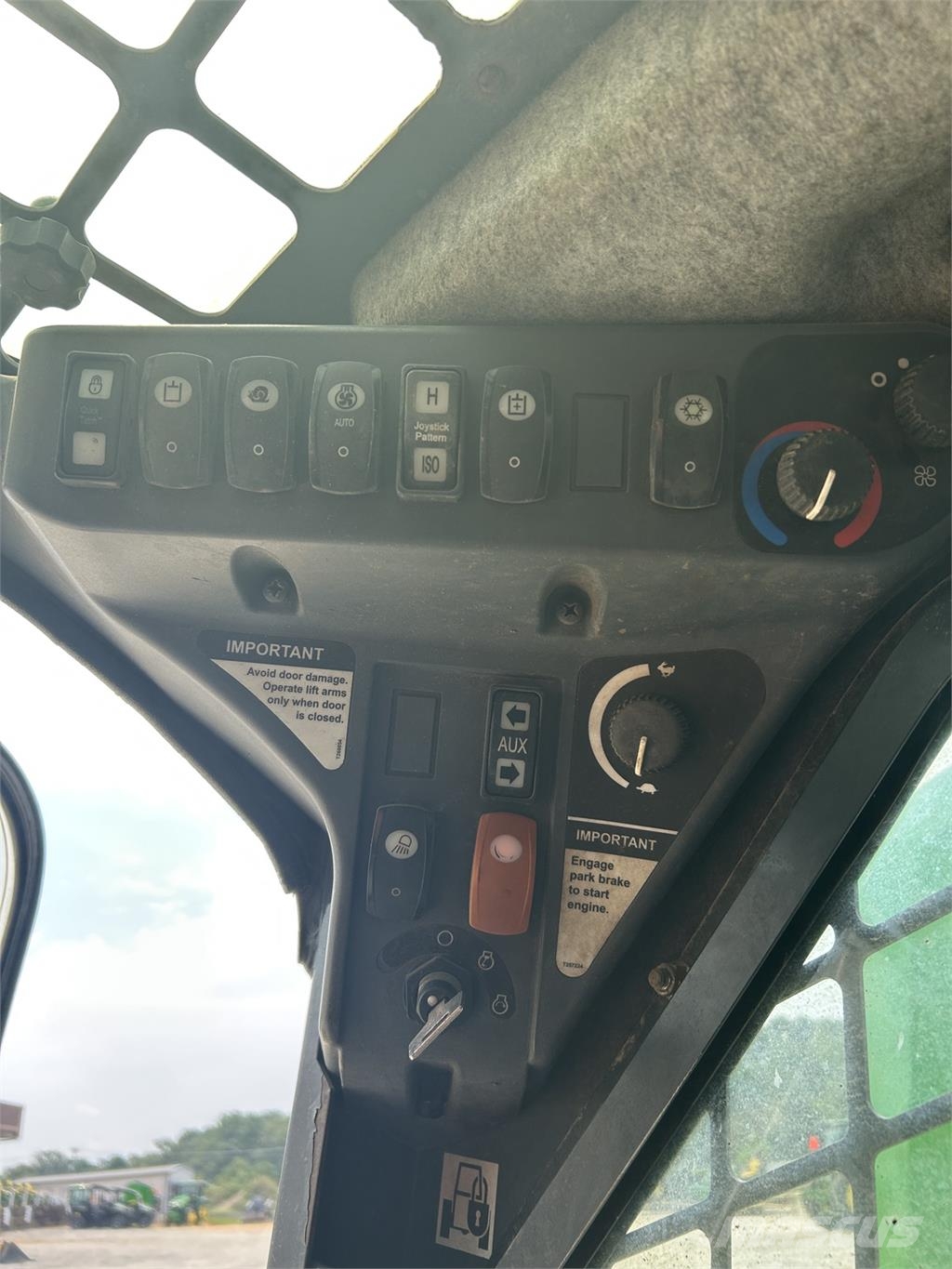 John Deere 333D Mini nakladalci