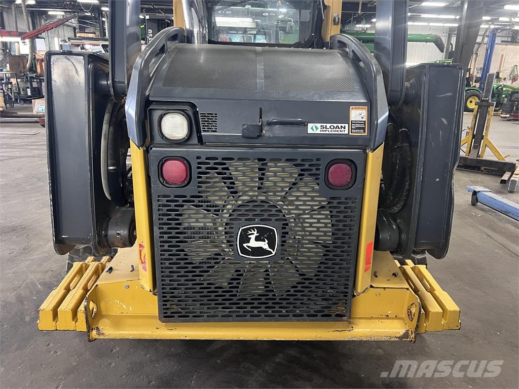 John Deere 333E Mini homlokrakodók