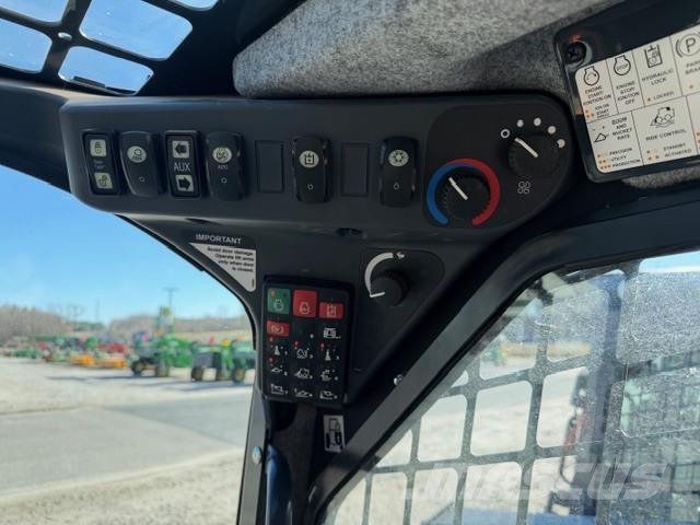 John Deere 333G Mininakladače