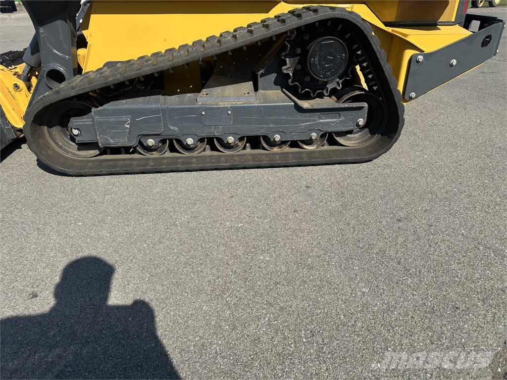 John Deere 333G Малі навантажувачі