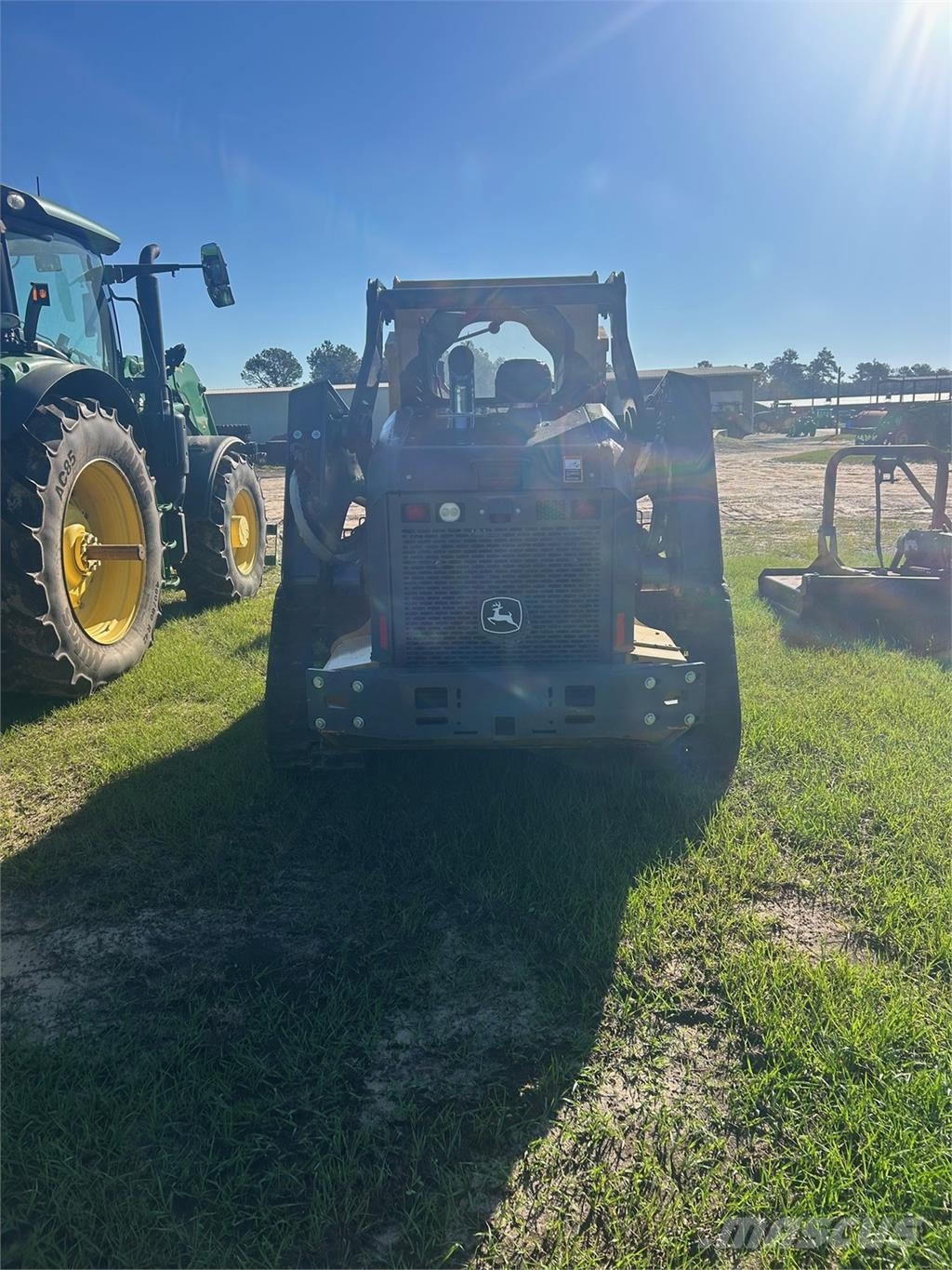 John Deere 333G Mini homlokrakodók