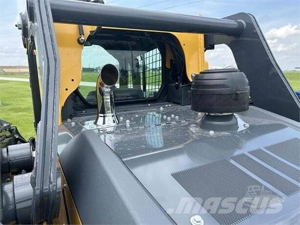 John Deere 334 P Kompaktrakodók