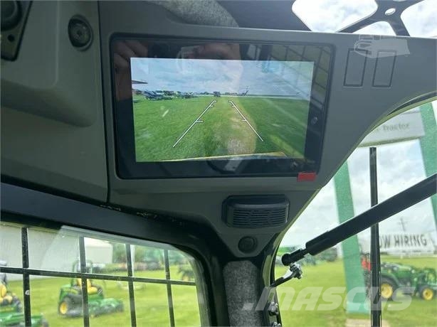 John Deere 334 P Kompaktrakodók