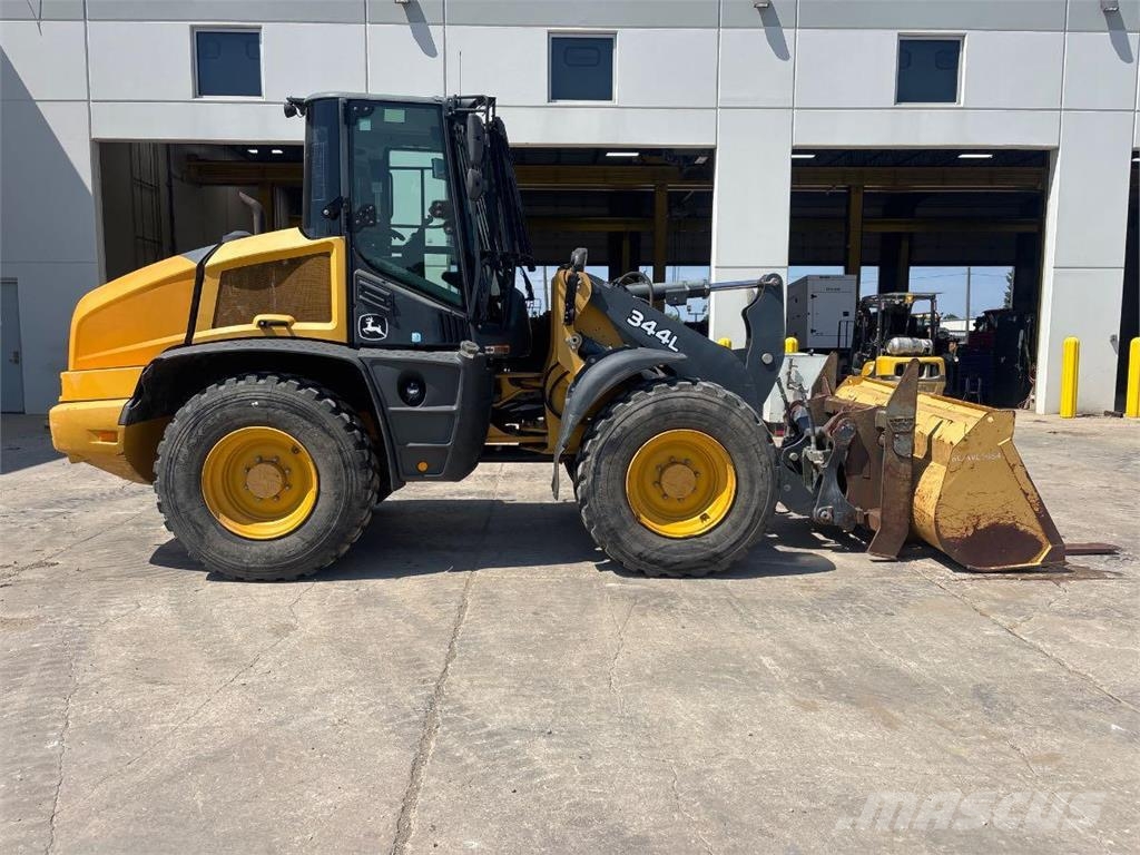John Deere 344L Mini iekrāvēji