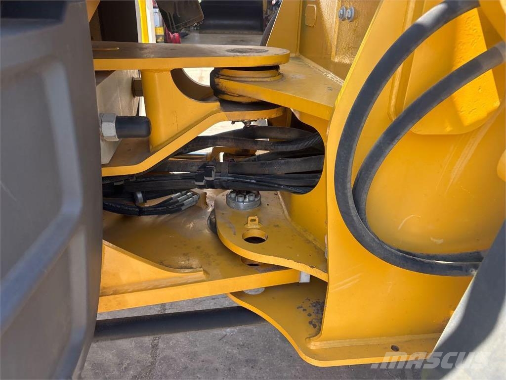 John Deere 344L Mini iekrāvēji