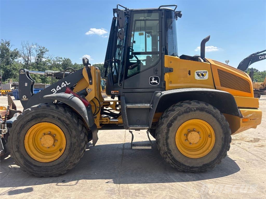 John Deere 344L Mini iekrāvēji