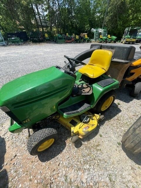 John Deere 345 ركوب الحشائش