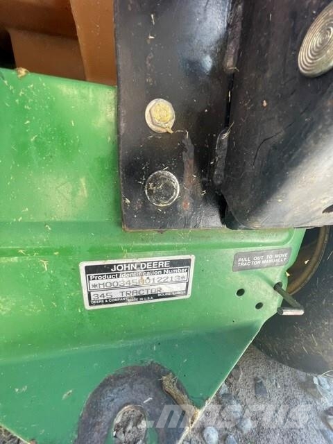 John Deere 345 ركوب الحشائش