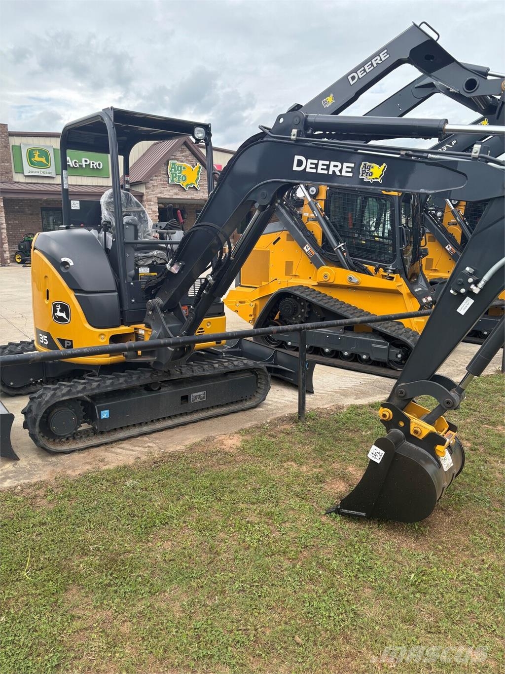 John Deere 35 P Mini rýpadla < 7t